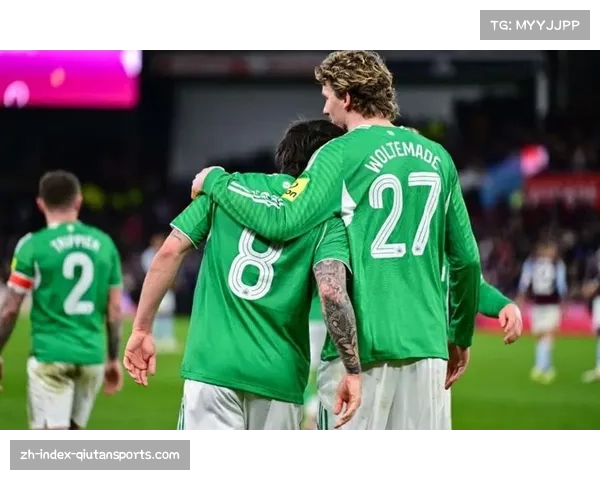 沃尔特马德身体对抗偏弱一碰就倒 纽卡高中锋被挪去中场仍无亮点